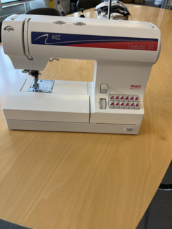 Pfaff 6122 Festival 135